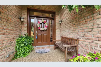 32 Hawthorne Ln, Penn Twp, PA 15642 - Photo 2