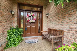32 Hawthorne Ln, Penn Twp, PA 15642 - Photo 2