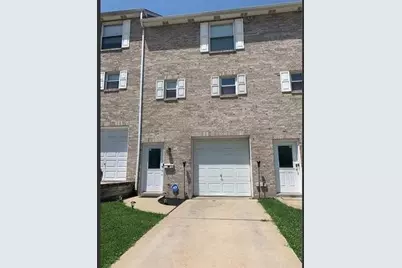 298 2nd St, Pitcairn, PA 15140 - Photo 2