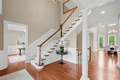 9807 Sumner Dr, Pittsburgh, PA 15101 - Photo 2