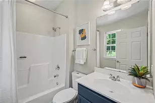 284 Broadstone Dr, Adams Township, PA 16046 - Photo 14