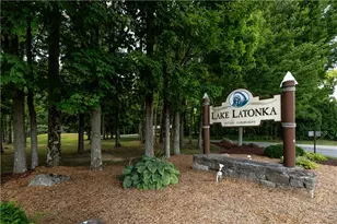 123 Sequoia Dr, Jackson Township, PA 16137 - Photo 2