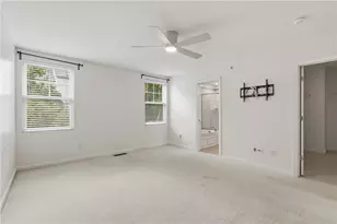 868 Highpointe Cir, Scott Township, PA 15220 - Photo 14