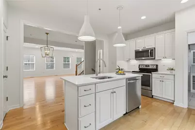 868 Highpointe Circle, Scott Township, PA 15220 - Photo 10