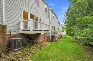 868 Highpointe Cir, Scott Township, PA 15220 - Photo 22
