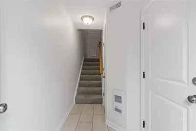 868 Highpointe Circle, Scott Township, PA 15220 - Photo 2