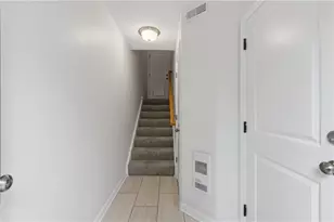 868 Highpointe Cir, Scott Township, PA 15220 - Photo 2