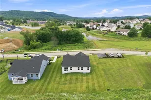 5148 Bentgrass Dr, Hempfield Township, PA 15601 - Photo 24