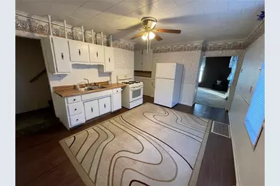 211 S Walnut St #1, New Castle, PA 16101 - Photo 4