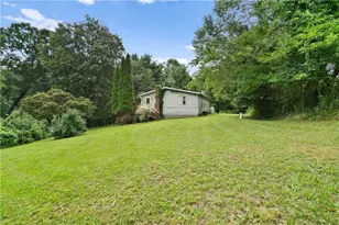 136 Bassett Rd, Hanover Township, PA 15026 - Photo 24