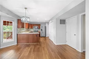 160 Vista Dr, Cecil, PA 15317 - Photo 14
