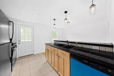4357 Winterburn Ave, Pittsburgh, PA 15207 - Photo 12
