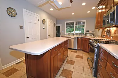 207 Jefferson Dr, Pittsburgh, PA 15228 - Photo 12