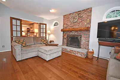 207 Jefferson Dr, Pittsburgh, PA 15228 - Photo 16