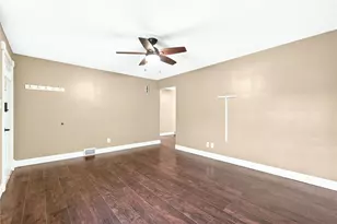4702 S Woodland Cir, Richland, PA 15044 - Photo 6