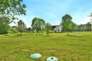 1952 Perry Hwy, Fredonia, PA 16124 - Photo 46