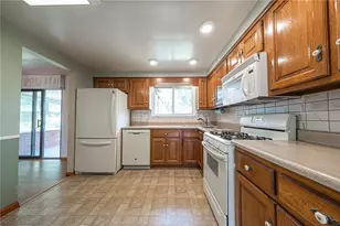 704 Limestone Dr, Pittsburgh, PA 15101 - Photo 16