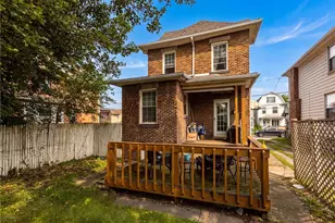 423 Deer Ln, Rochester, PA 15074 - Photo 2