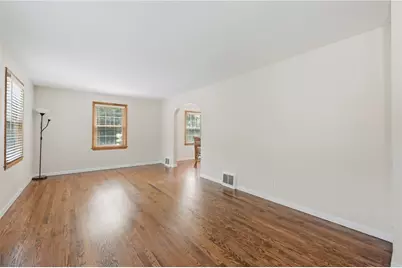 274 S Oakdale Ave, Hermitage, PA 16148 - Photo 6
