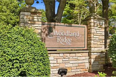 214 Thornwood Ct, Moon/Crescent Twp, PA 15108 - Photo 6