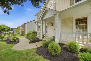 214 Thornwood Ct, Moon/Crescent Twp, PA 15108 - Photo 4