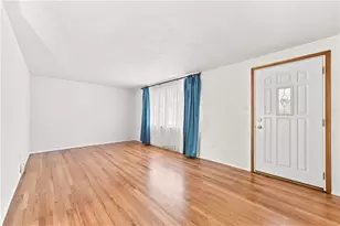 1276 Raven Dr, Scott Township, PA 15243 - Photo 2