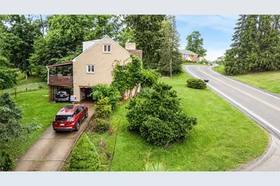1364 Berryman Ave, South Park, PA 15129 - Photo 4