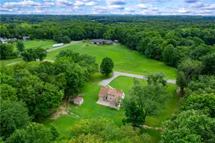 407 N Liberty Rd, Liberty Township, PA 16127 - Photo 38