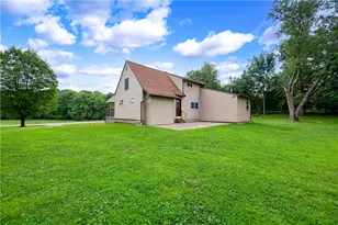 407 N Liberty Rd, Liberty Township, PA 16127 - Photo 34