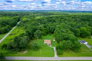 407 N Liberty Rd, Liberty Township, PA 16127 - Photo 4