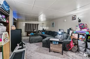 751 Sixth St, Pitcairn, PA 15140 - Photo 4