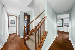 1249 Cairn Dr, Bethel Park, PA 15102 - Photo 4