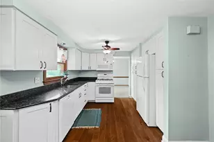 1249 Cairn Dr, Bethel Park, PA 15102 - Photo 10