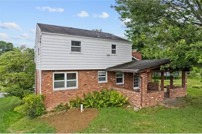 1249 Cairn Dr, Bethel Park, PA 15102 - Photo 32