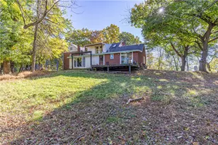2035 Aurora Dr, New Kensington, PA 15068 - Photo 2