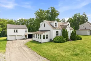 176 Dutch Ln, Hermitage, PA 16148 - Photo 2