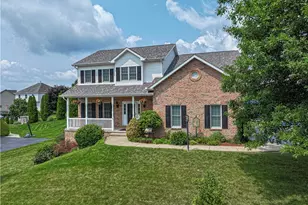 740 Muirfield Dr, Hempfield Township, PA 15601 - Photo 2