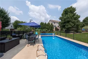 740 Muirfield Dr, Hempfield Township, PA 15601 - Photo 36
