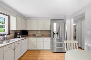 4996 Graphic Dr, Hampton, PA 15044 - Photo 8