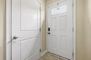 1014 Grey Fox Cir, Collier Township, PA 15017 - Photo 6