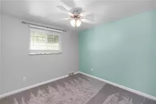 561 Anderson Ave, Pittsburgh, PA 15239 - Photo 16
