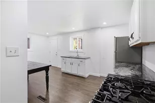 385 2nd St, Pitcairn, PA 15140 - Photo 10