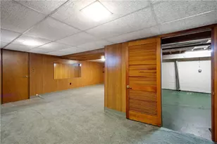 5260 Blossom Rd, Pittsburgh, PA 15236 - Photo 18