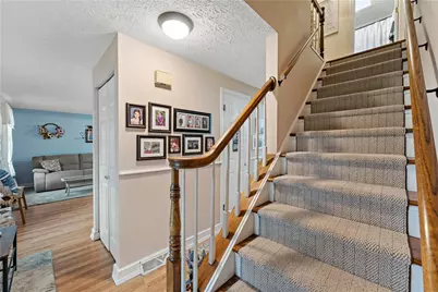 86 Fawnvue Dr, Robinson Twp, PA 15136 - Photo 2