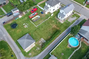 321 Hazel Ave, Ellwood City, PA 16117 - Photo 36