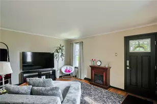 321 Hazel Ave, Ellwood City, PA 16117 - Photo 16