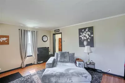 321 Hazel Ave, Ellwood City, PA 16117 - Photo 14