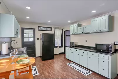 321 Hazel Ave, Ellwood City, PA 16117 - Photo 18