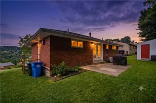 3190 Mayflower Dr, Pittsburgh, PA 15227 - Photo 24