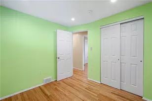 3190 Mayflower Dr, Pittsburgh, PA 15227 - Photo 14